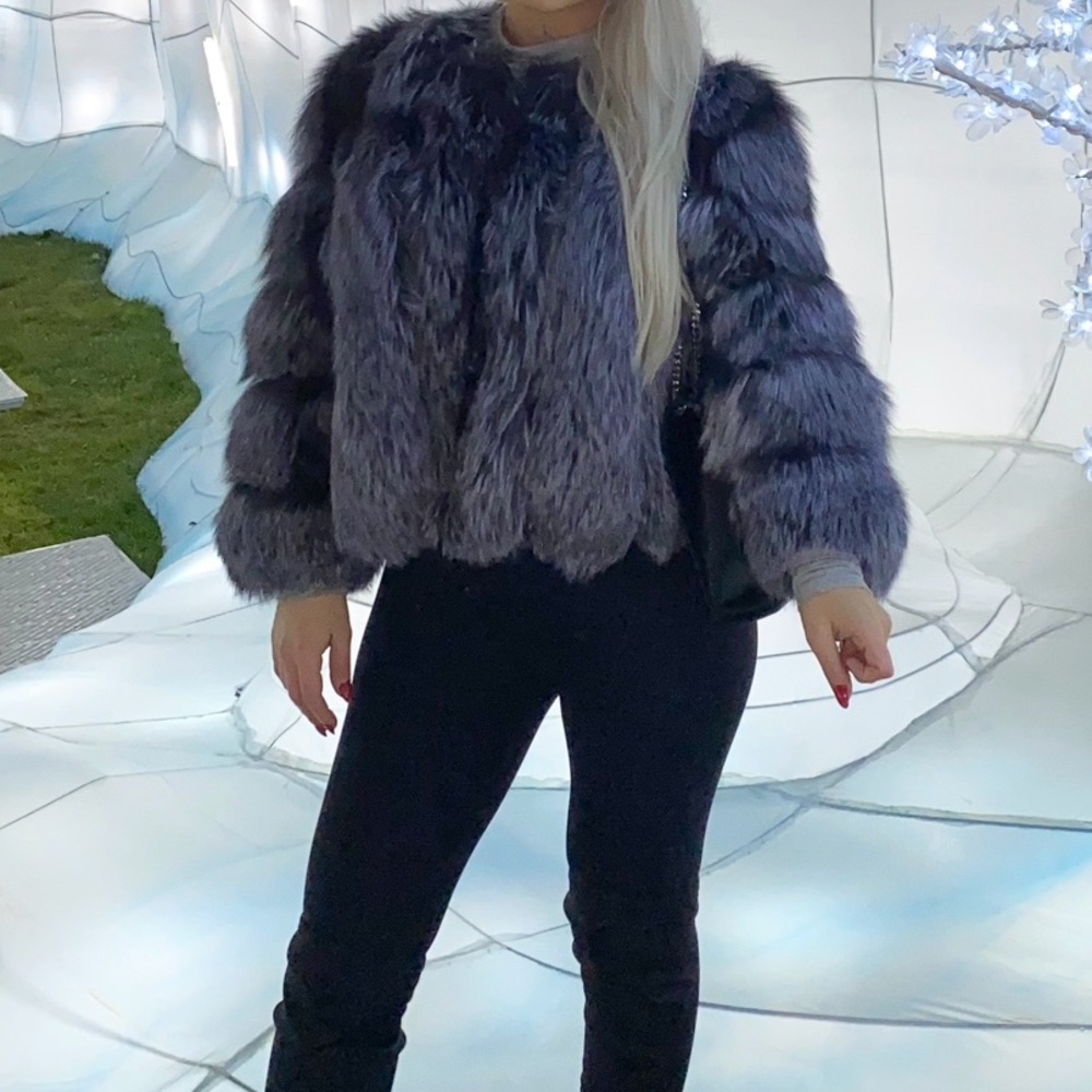 Elegant Gray Fox Fur Jacket - Picture 9 of 11